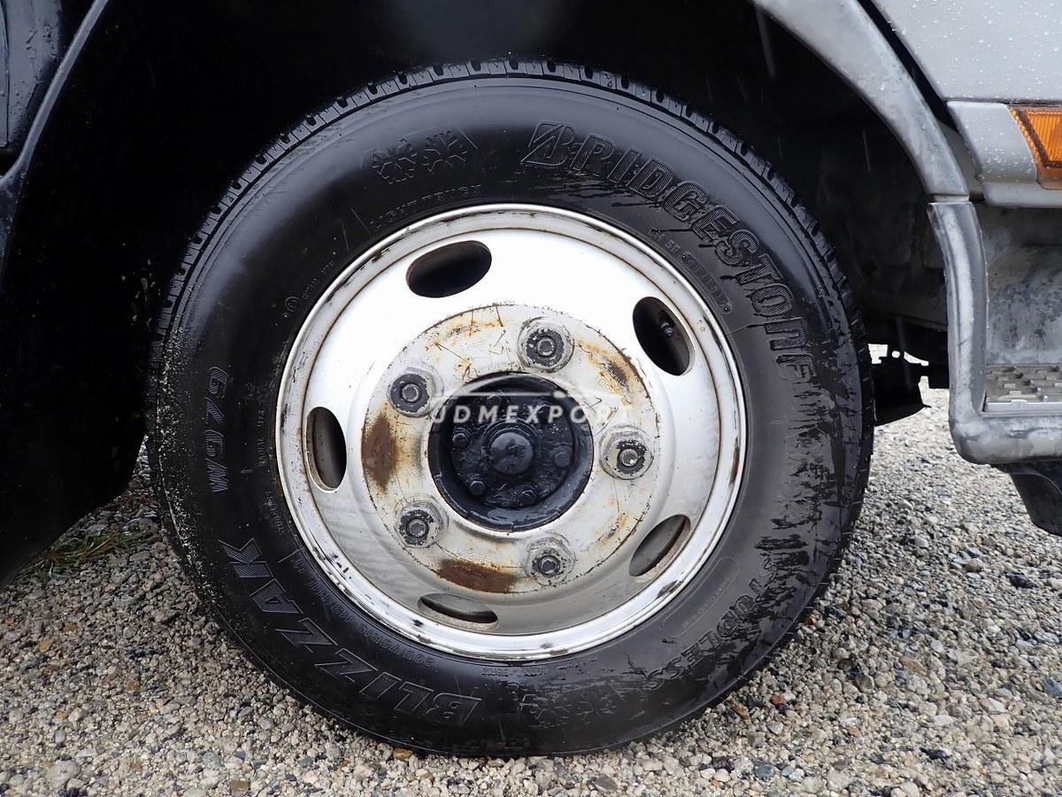 Mitsubishi Fuso Canter 1996 thumbnail 9