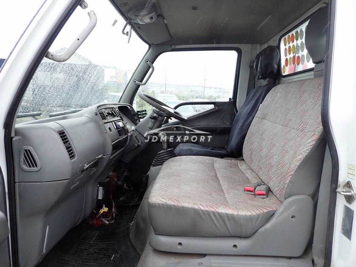 Mitsubishi Fuso Canter 1996 thumbnail 37