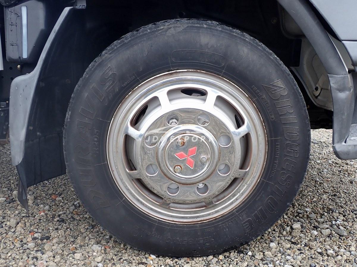 Mitsubishi Fuso Canter 1999 thumbnail 9
