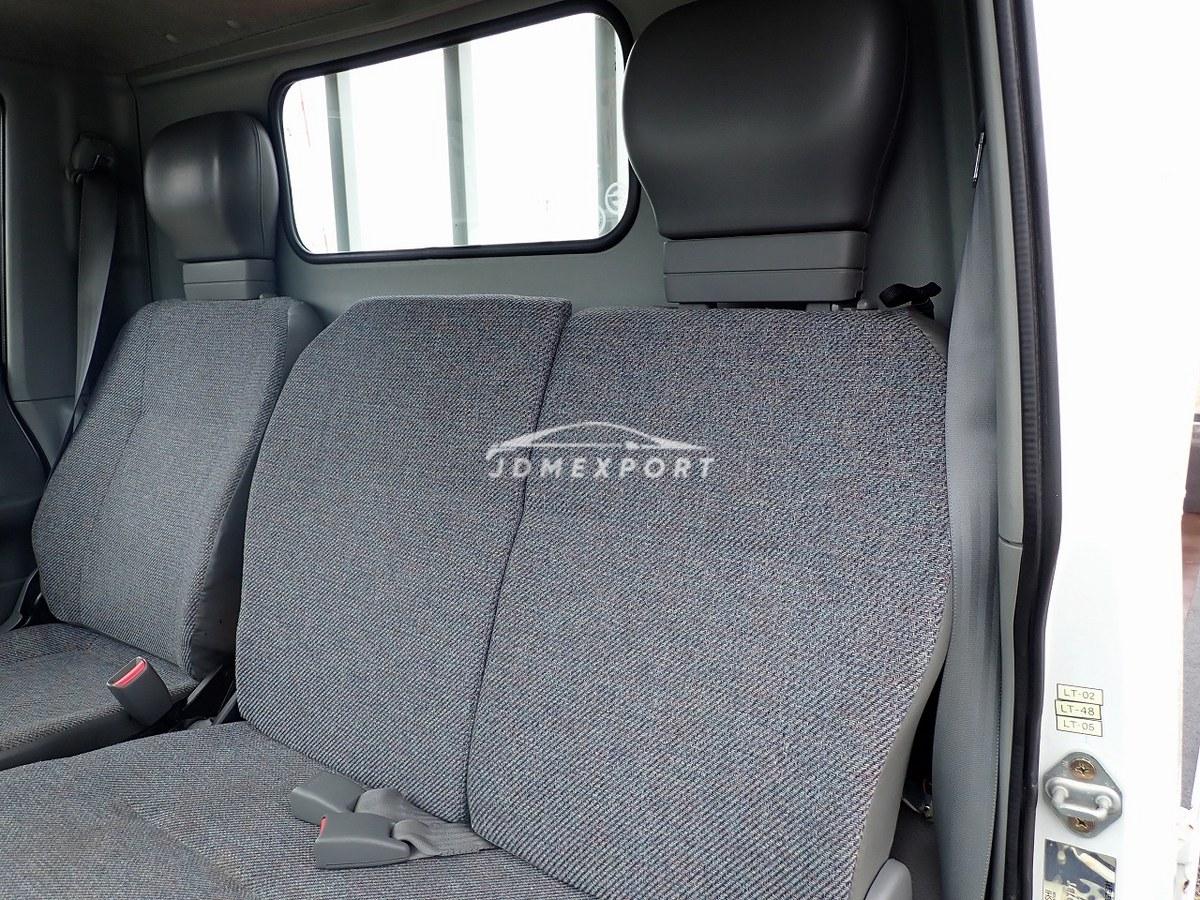 Mitsubishi Fuso Canter 1999 thumbnail 33