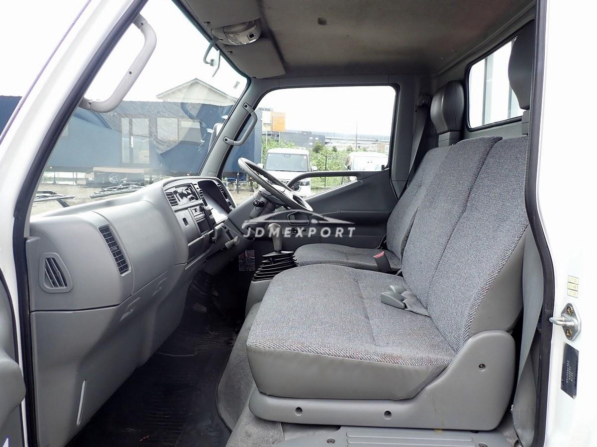 Mitsubishi Fuso Canter 1999 thumbnail 32