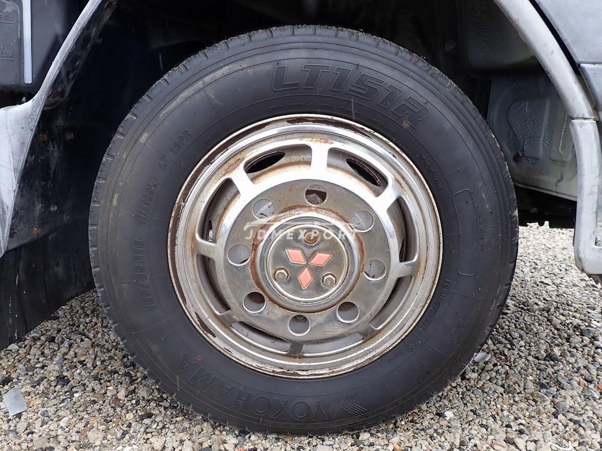 Mitsubishi Fuso Canter 1995 thumbnail 9