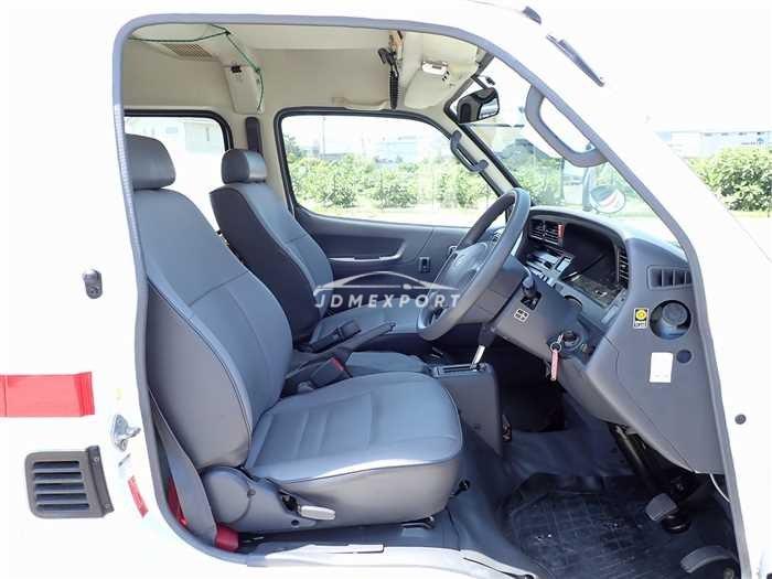 Toyota Hiace Van 1997 thumbnail 9