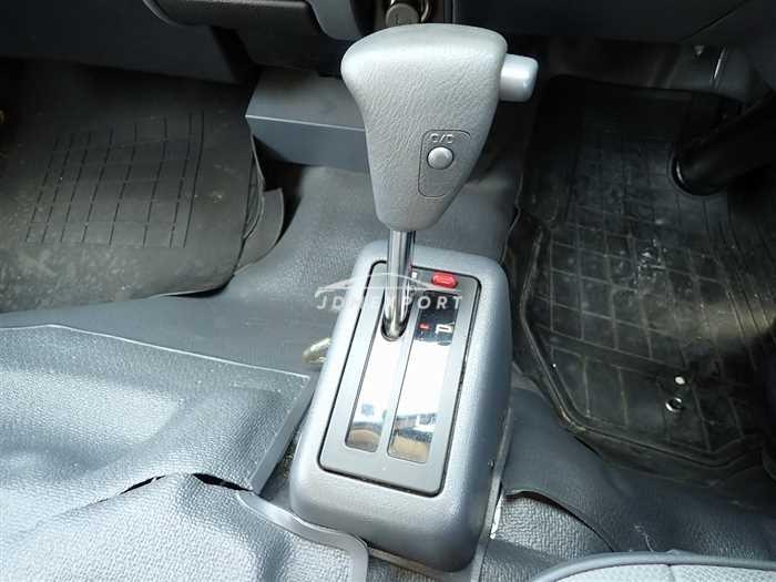 Toyota Hiace Van 1997 thumbnail 13