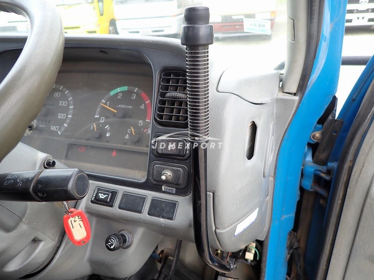 Mitsubishi Fuso Canter 1999 thumbnail 39