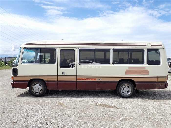 Toyota Coaster 1988 thumbnail 2