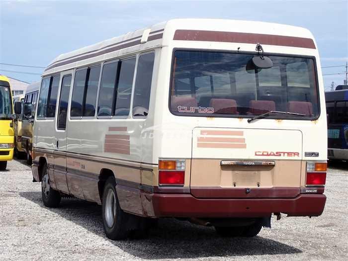 Toyota Coaster 1988 thumbnail 3