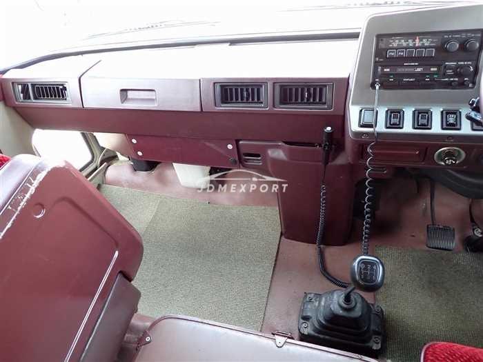 Toyota Coaster 1988 thumbnail 25