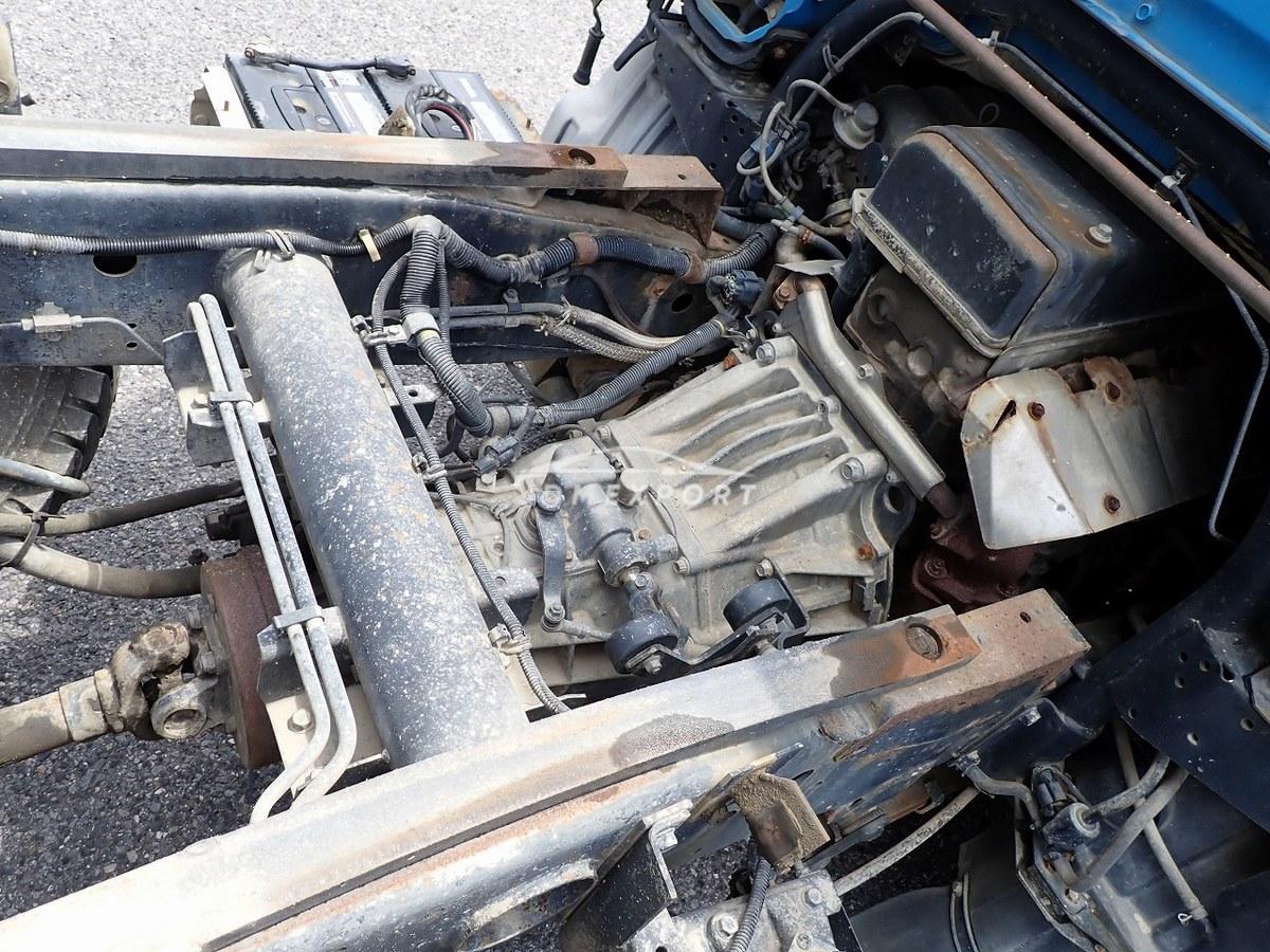 Mitsubishi Fuso Canter 2000 thumbnail 33