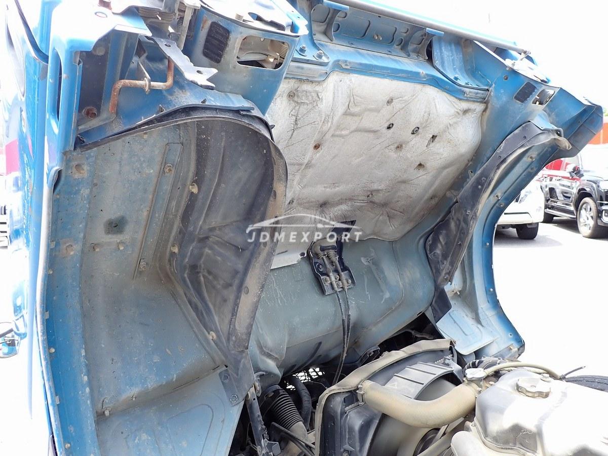 Mitsubishi Fuso Canter 2000 thumbnail 39