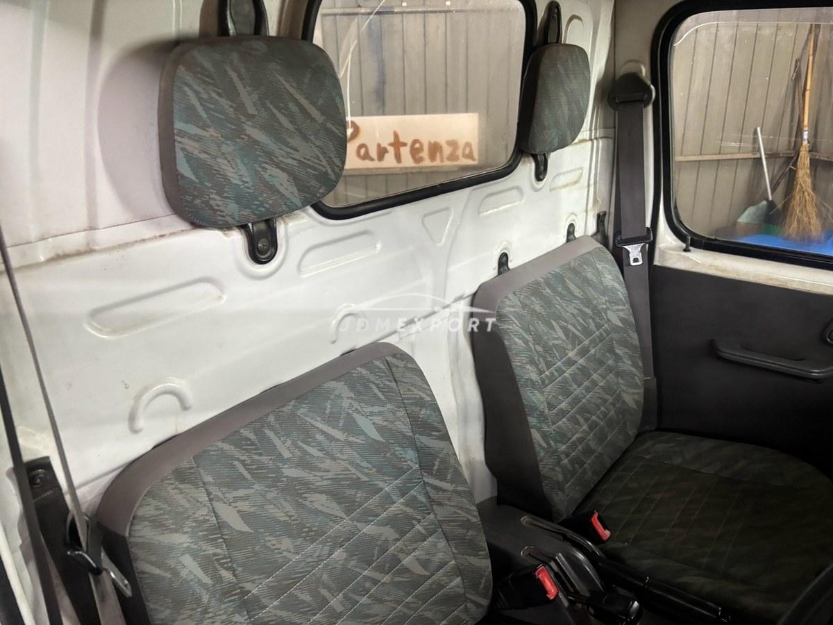 Suzuki Carry Truck 2000 thumbnail 27