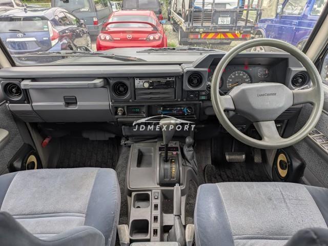 Toyota Land Cruiser 70 1994 thumbnail 3