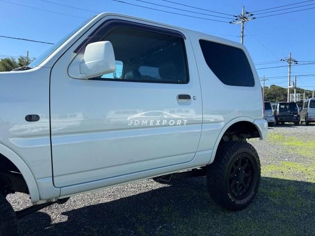 Suzuki Jimny 2000 thumbnail 4