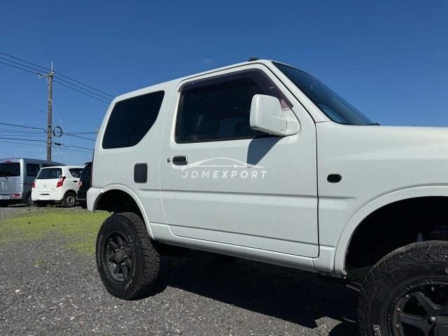 Suzuki Jimny 2000 thumbnail 10