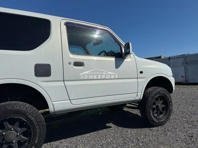 Suzuki Jimny 2000 thumbnail 9