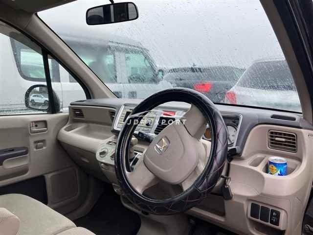 Honda Life thumbnail 4