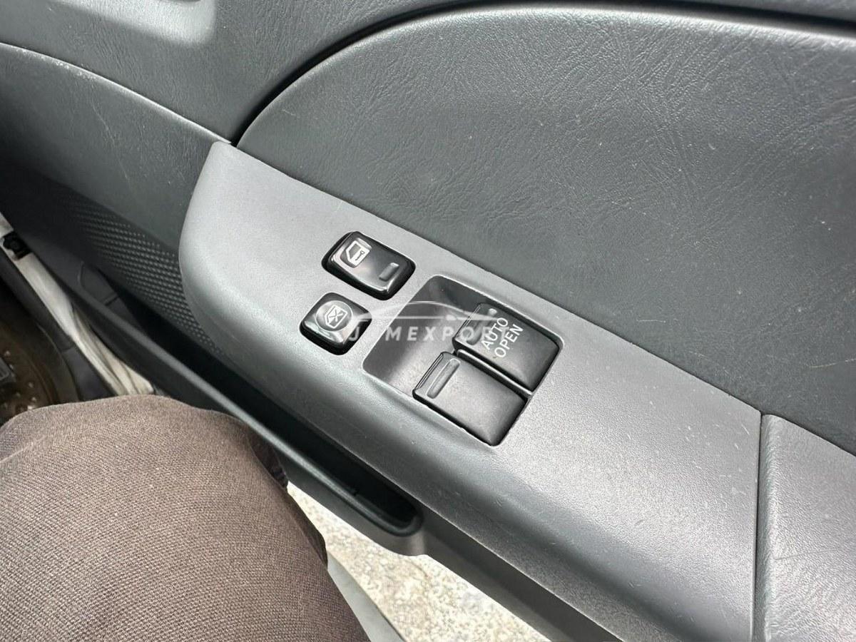 Nissan Caravan Bus 2002 thumbnail 33