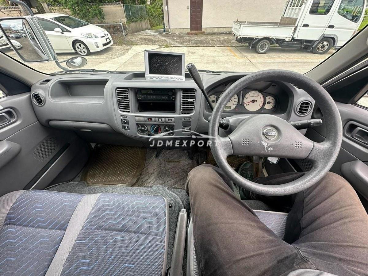 Nissan Caravan Bus 2002 thumbnail 24