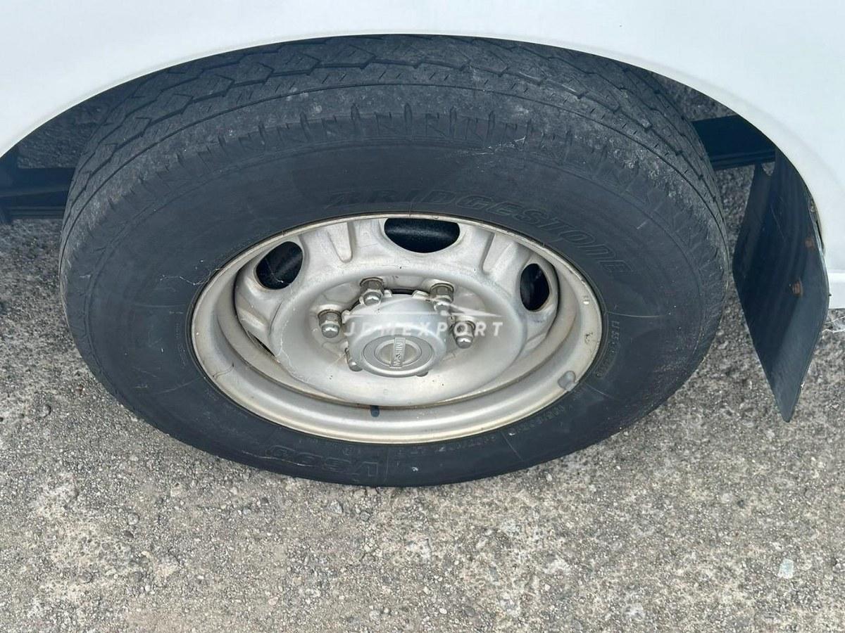 Nissan Caravan Bus 2002 thumbnail 49