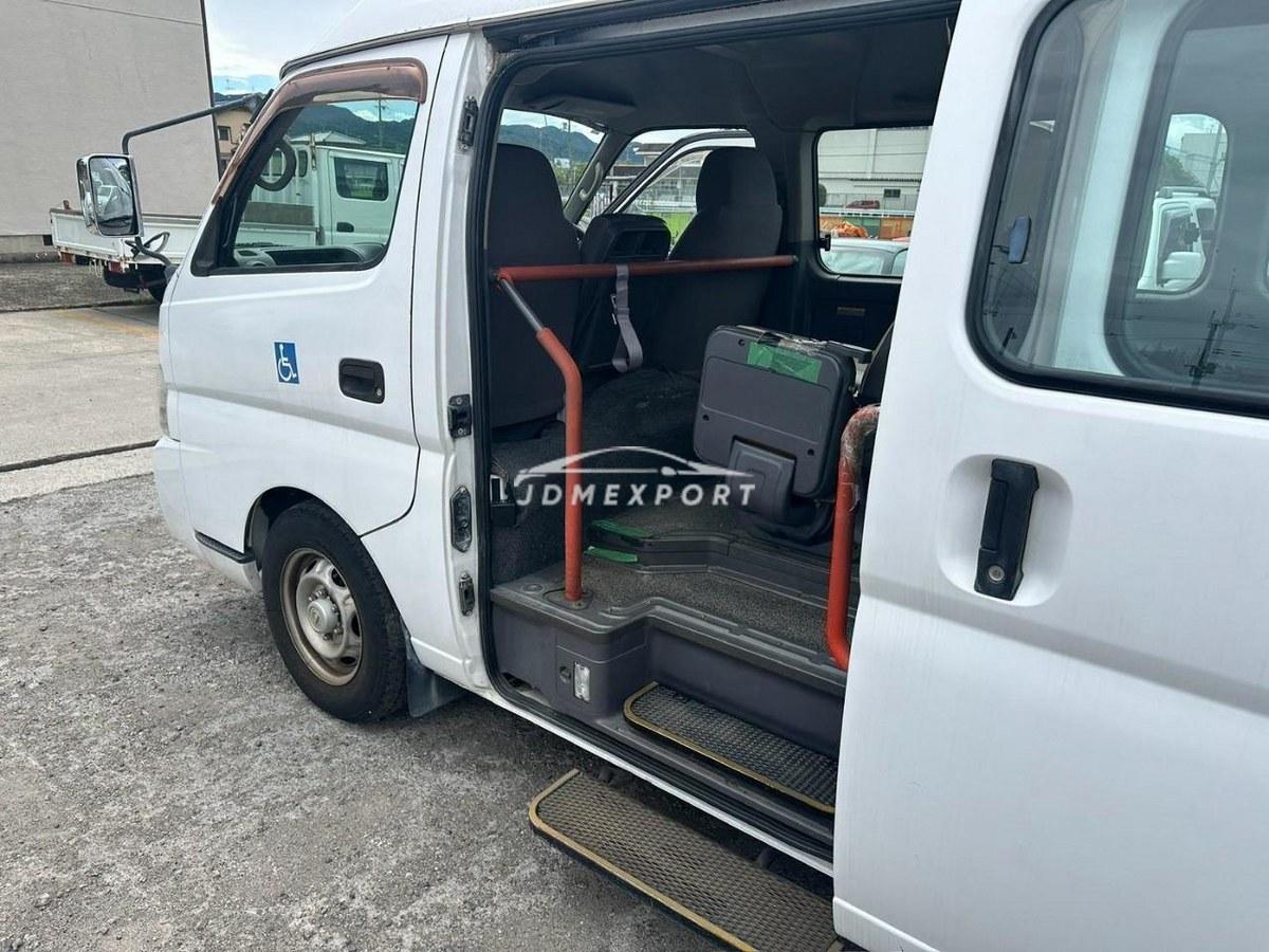 Nissan Caravan Bus 2002 thumbnail 14