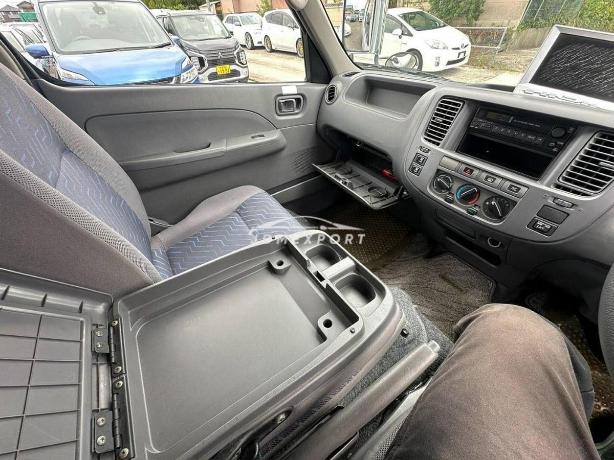 Nissan Caravan Bus 2002 thumbnail 27