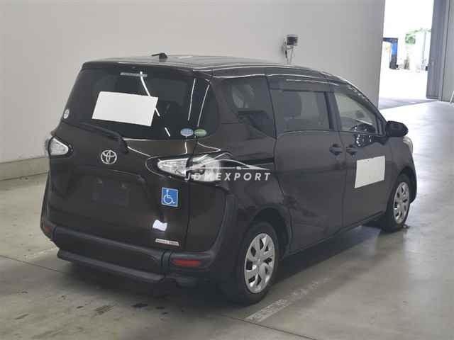 Toyota Sienta thumbnail 6