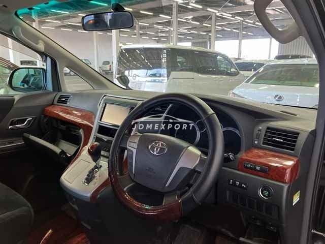 Toyota Vellfire thumbnail 4