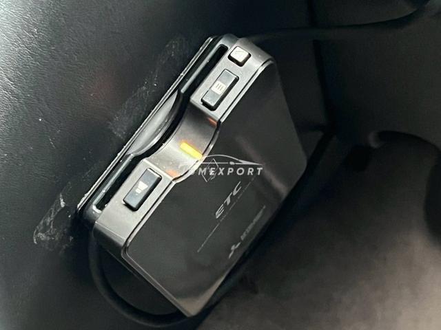 Nissan Laurel 2000 thumbnail 10