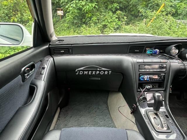 Nissan Laurel 2000 thumbnail 11