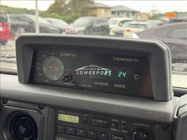 Toyota Land Cruiser Prado 1990 thumbnail 2