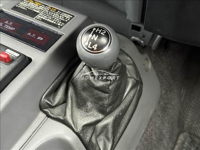Toyota Land Cruiser Prado 1990 thumbnail 4