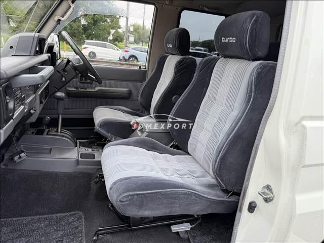 Toyota Land Cruiser Prado 1990 thumbnail 25