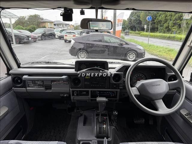 Toyota Land Cruiser Prado 1990 thumbnail 3