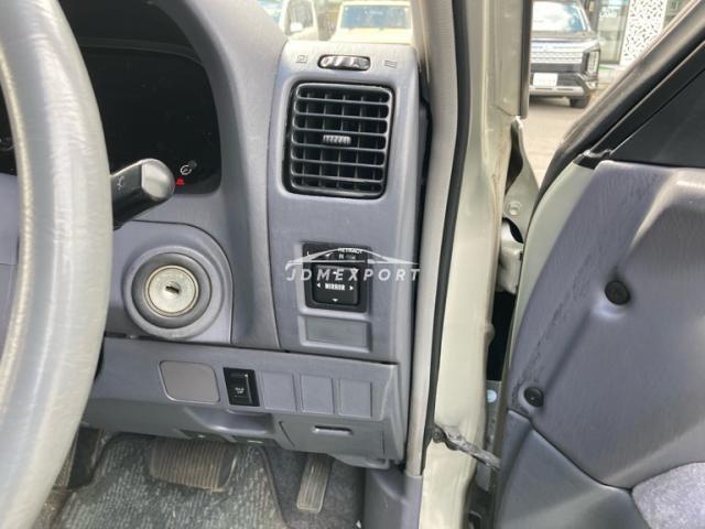 Toyota Land Cruiser Prado 2000 thumbnail 17