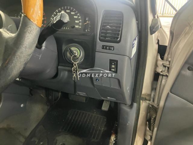 Toyota Hilux Surf 1997 thumbnail 9