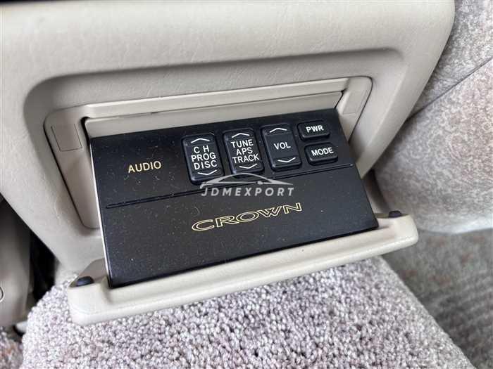 Toyota Crown Royal Series 1999 thumbnail 38