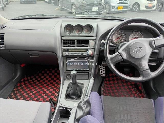Nissan Skyline 2000 thumbnail 7