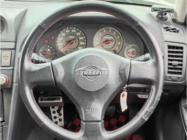 Nissan Skyline 2000 thumbnail 9