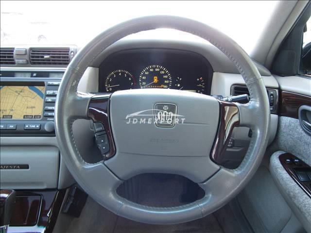 Toyota Crown Majesta 2001 thumbnail 2
