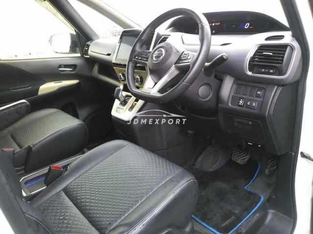 Nissan Serena 1991 thumbnail 4