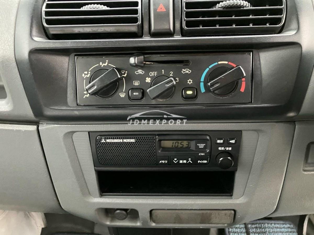 Mitsubishi Minicab Van 2001 thumbnail 26