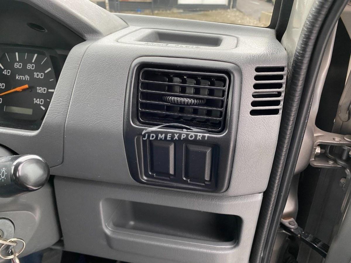 Mitsubishi Minicab Van 2000 thumbnail 37