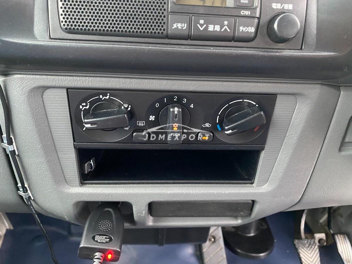 Mitsubishi Minicab Van 2000 thumbnail 47