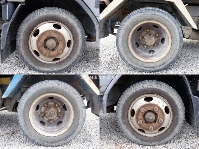 Mitsubishi Fuso Canter 2000 thumbnail 15