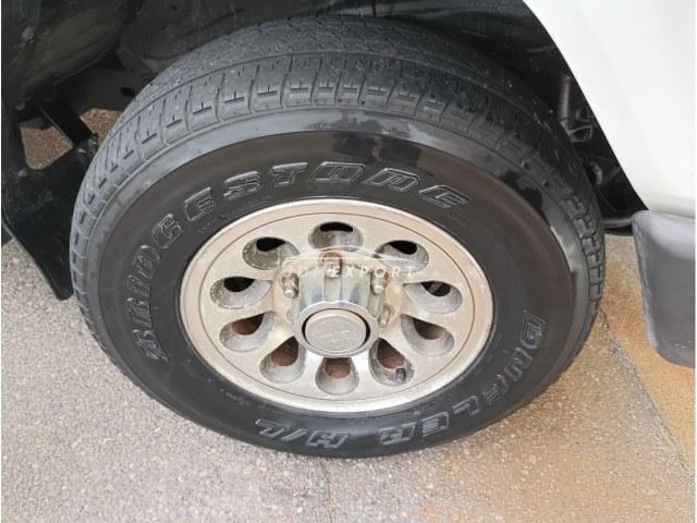 Mitsubishi Pajero 1990 thumbnail 4