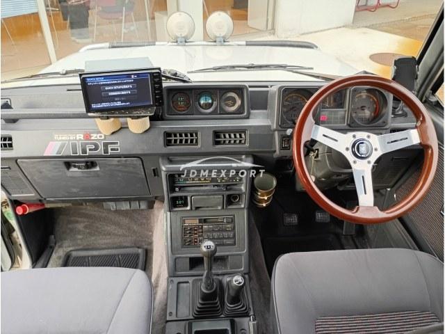 Mitsubishi Pajero 1990 thumbnail 3
