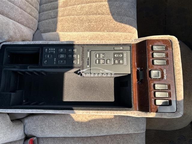 Toyota Crown Majesta 1992 thumbnail 3