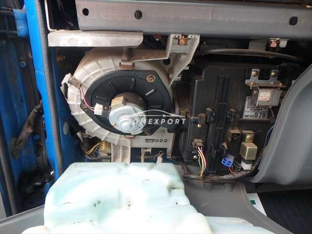 Mitsubishi Fuso Canter 1996 thumbnail 35