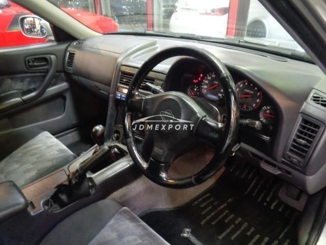 Nissan Skyline 2000 thumbnail 3