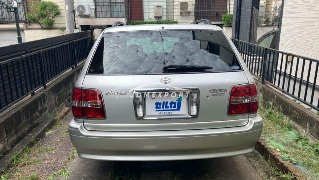 Toyota Crown Estate 2001 thumbnail 2